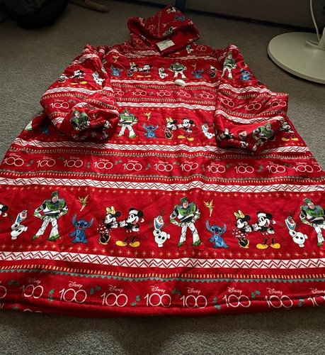 Disney 100 red hooded - f&f,